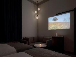 Unwind Hotel&bar